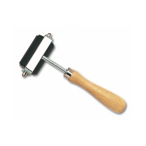 Cbart gummivalse med træhåndtag